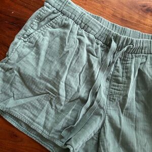 Old navy cotton light weight shorts green